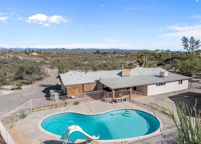 Ranch House Retreat And Horse Friendly Holiday home *