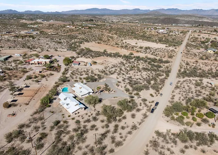 Ranch House Retreat And Horse Friendly Holiday home